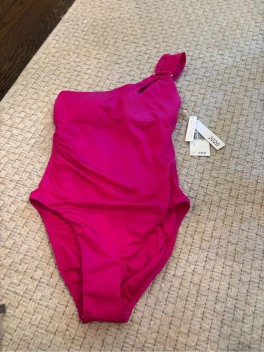 NEW $142 Trina Turk Getaway Solid One Shoulder One-Piece Swimsuit [SZ 4 ]